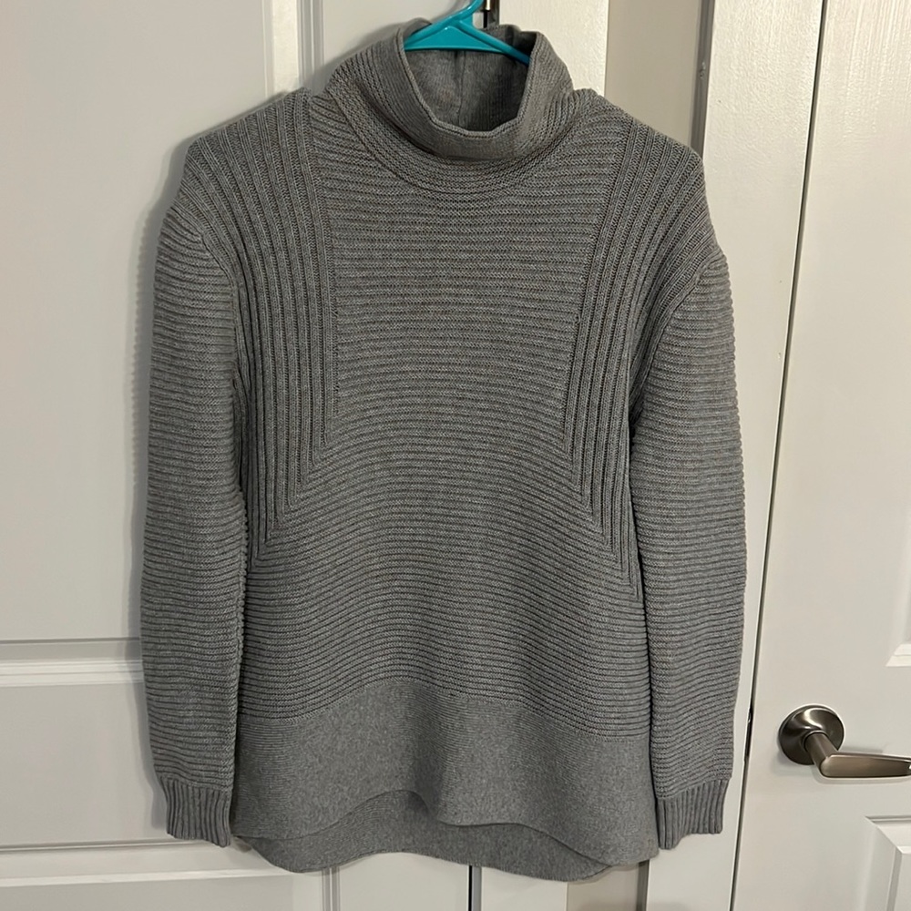 Vince Camuto sweater